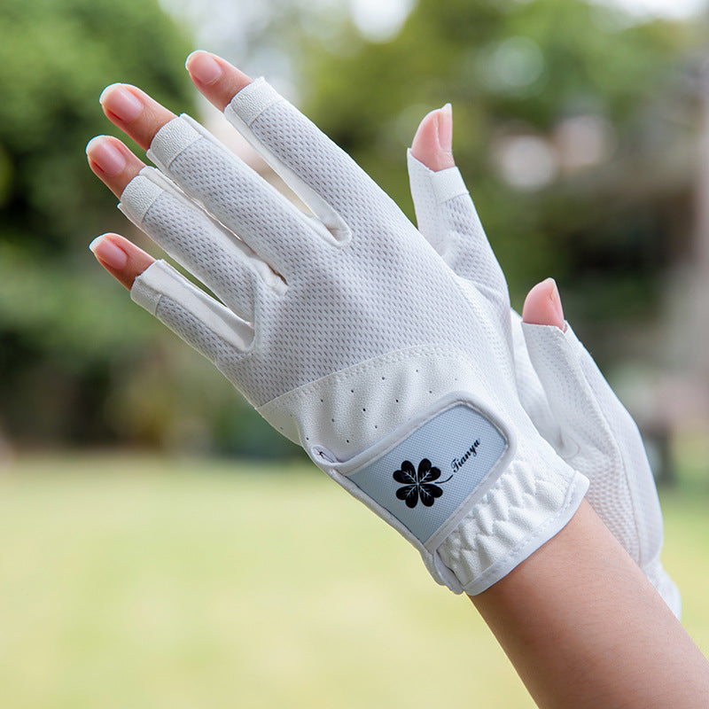 Elevate Your Golf Game with Women’s Breathable Non-Slip Golf Gloves