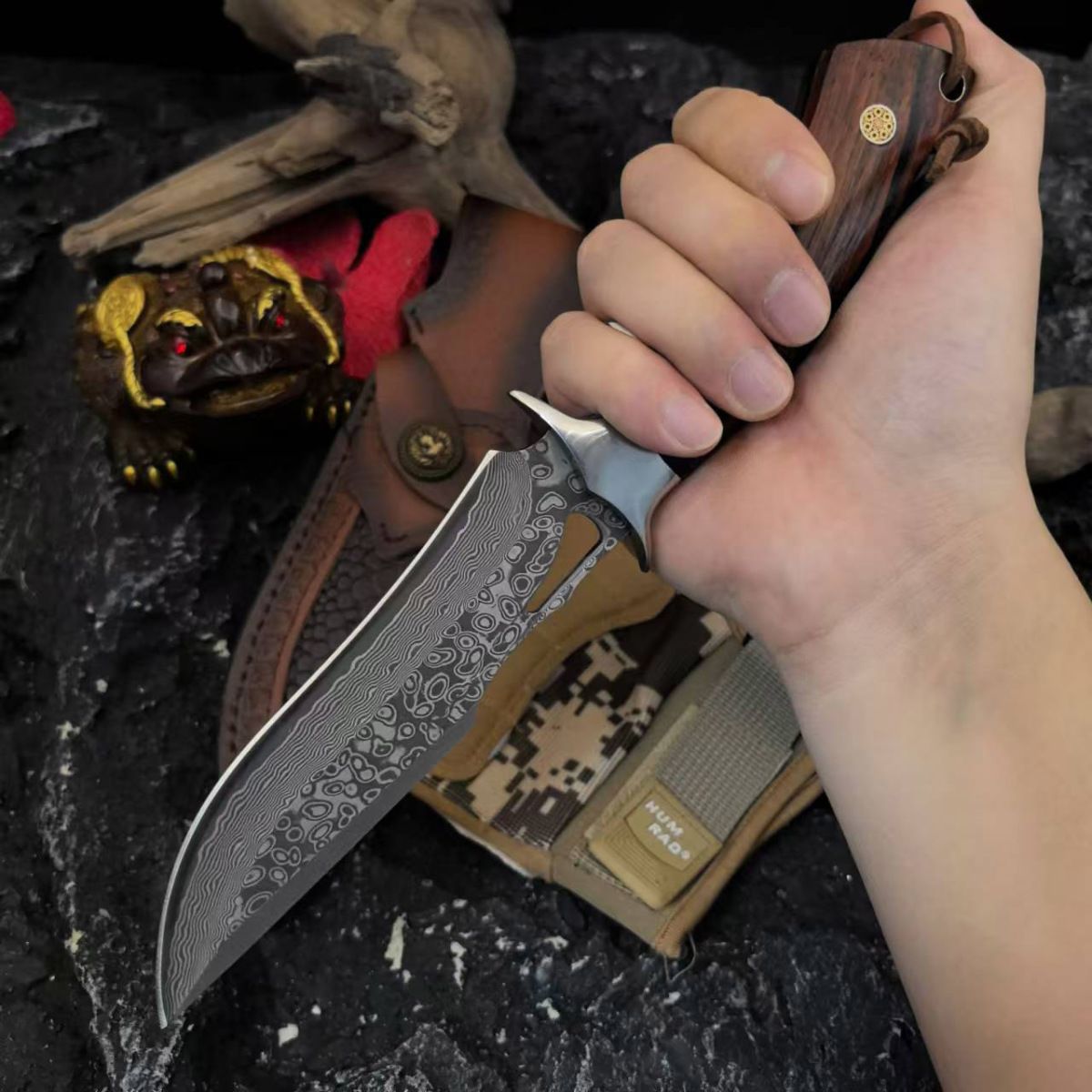 Outdoor Straight Knife Damascus Steel