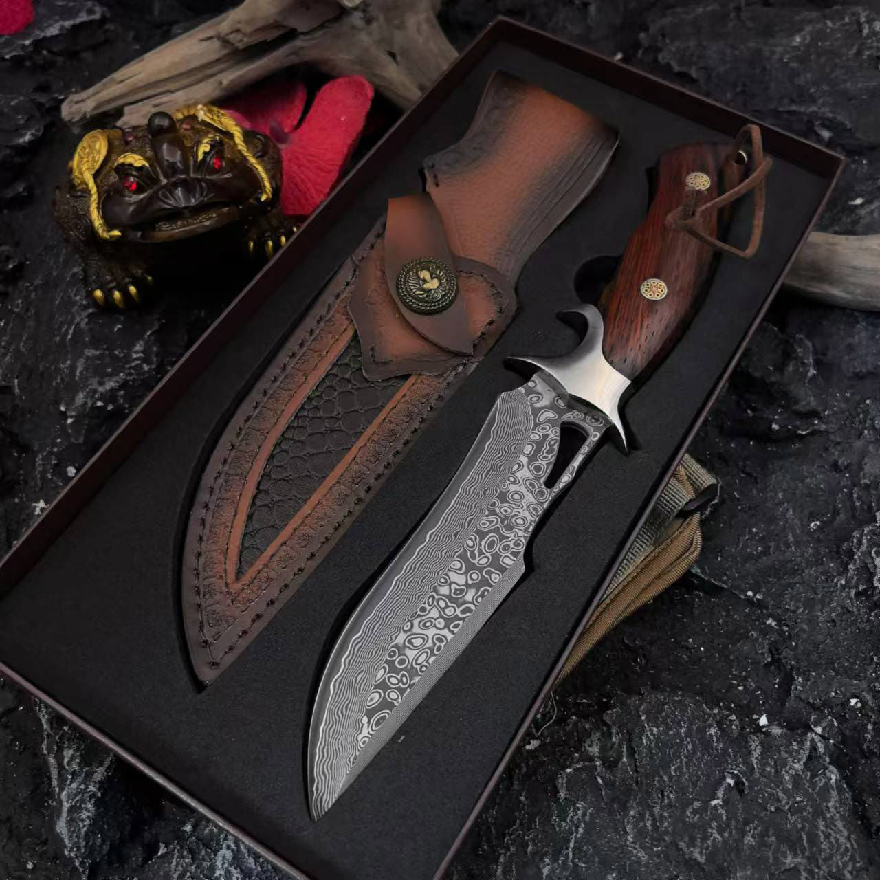 Outdoor Straight Knife Damascus Steel