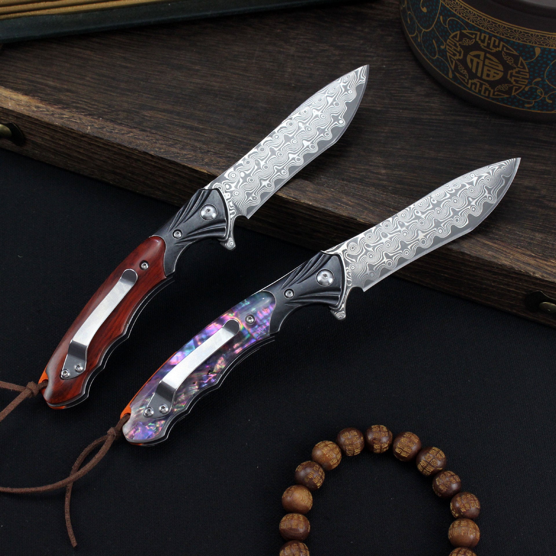 Outdoor Folding Knife Damascus Steel Color Shell Rosewood
