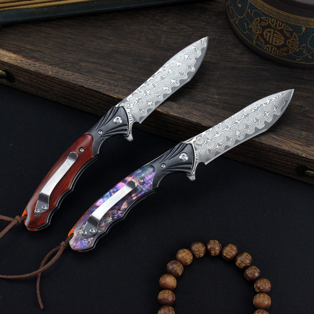 Outdoor Folding Knife Damascus Steel Color Shell Rosewood